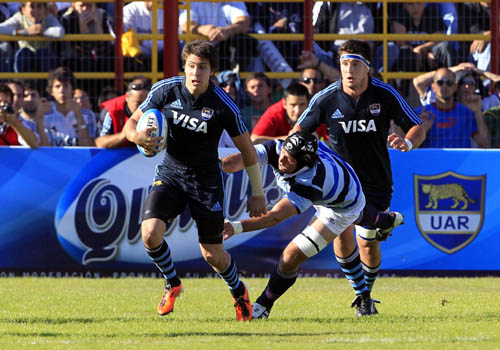 Lucas Gonzalez Amorosino en ataque (Foto: Prensa U.A.R.)