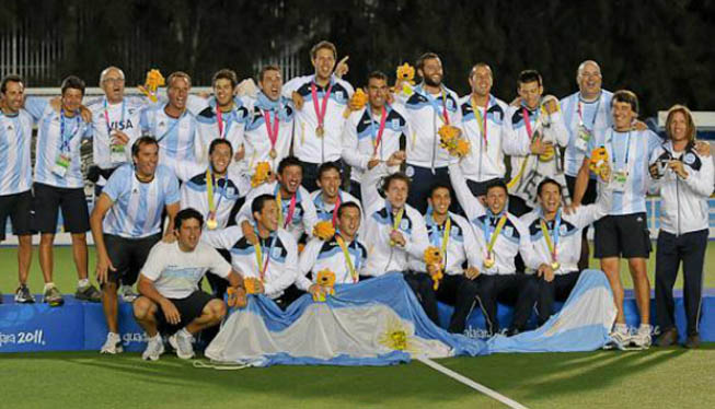 La Selección Masculina en el podio de Guadalajara 2011.