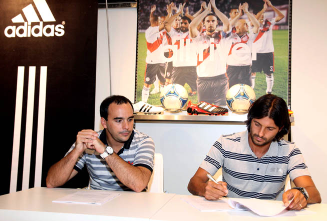 adidas Chori