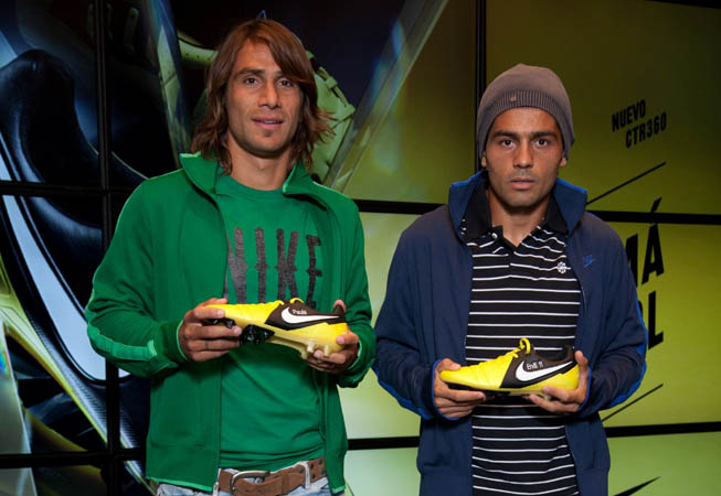 Nike - Leonardo Ponzio - Walter Erviti