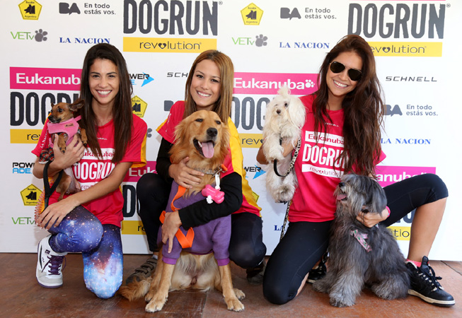 Delfina Gérez Bosco y Matilda; Luli Fernández y Simba; Zaira Nara y Chin.