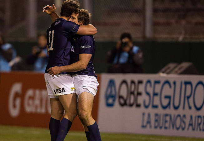 Juan Imhoff festeja el try que convirtió. (Foto: Rodrigo Vergara/U.A.R.)