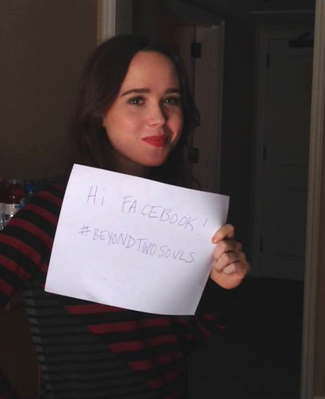 Ellen Page y el saludo a sus fans antes de responder preguntas sobre el videojuego.