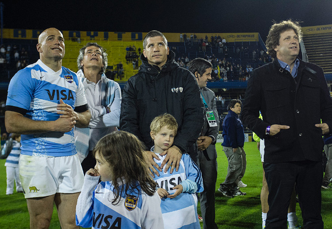 Felipe junto a una de sus hijas y sus hermanos Manuel y Bebe. (Foto: Rodrigo Vergara/U.A.R.)