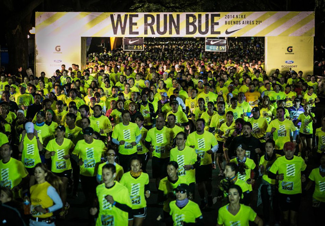Nike - We Run Bue 21K 1
